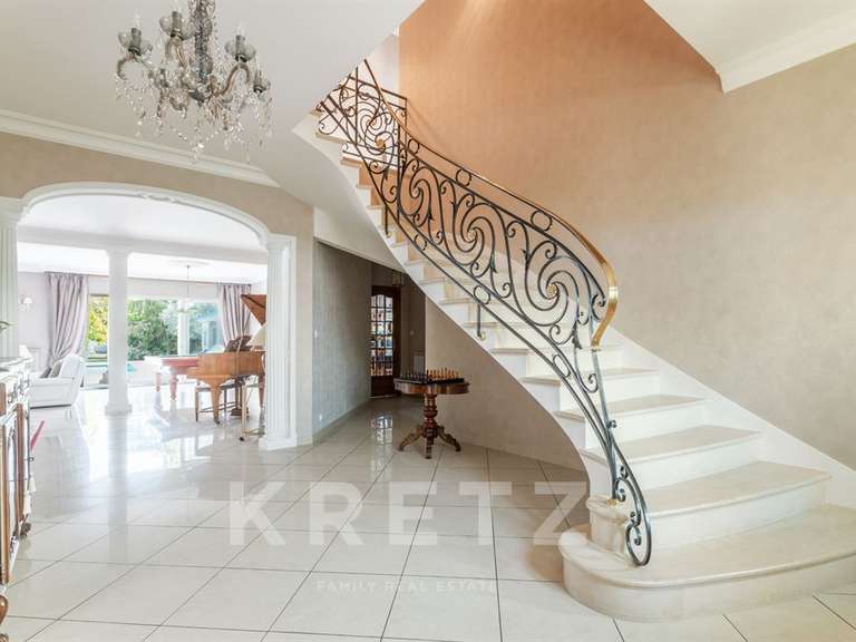 Maison Mérignac - 5 chambres - 301m²