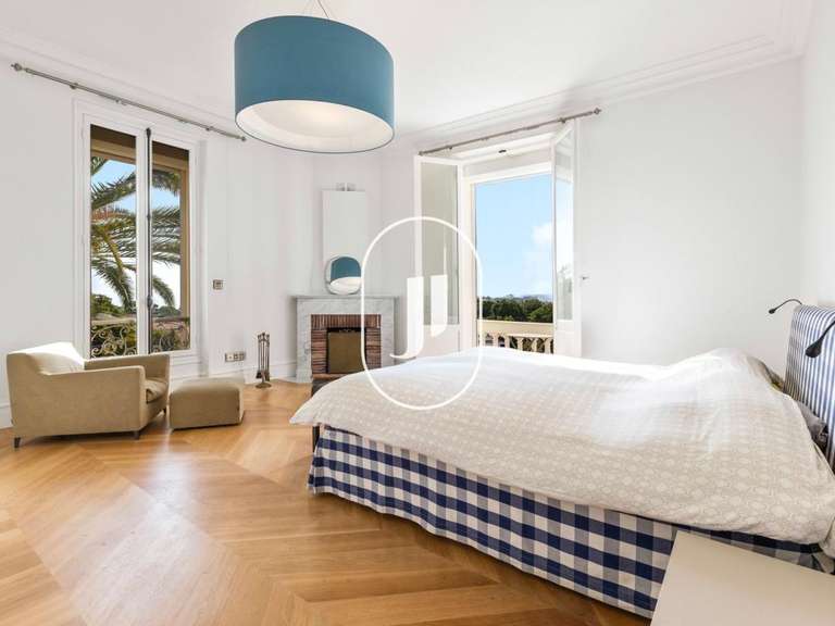 Maison Antibes - 5 chambres - 247m²