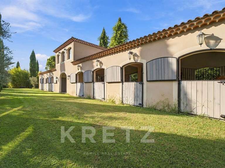 Maison Eygalières - 4 chambres - 328m²