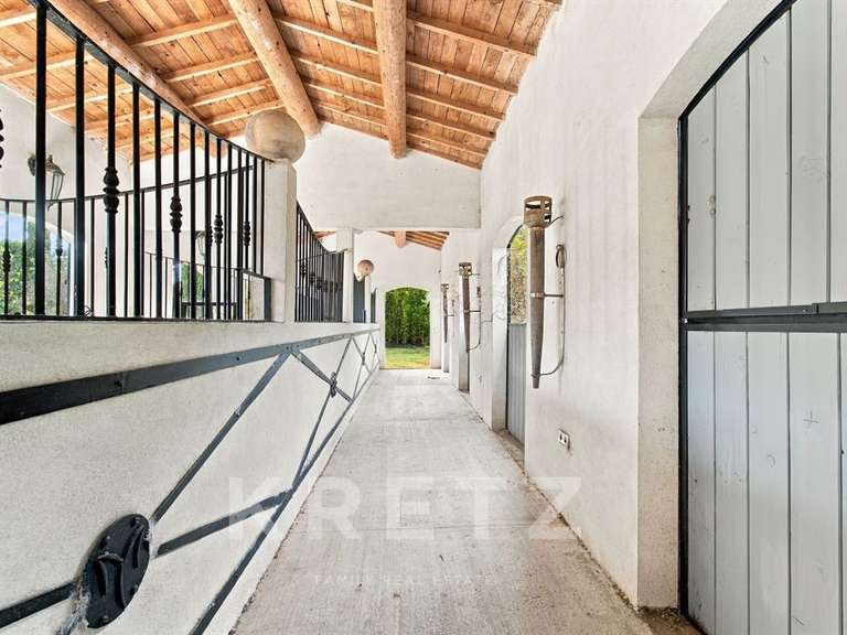 Maison Eygalières - 4 chambres - 328m²