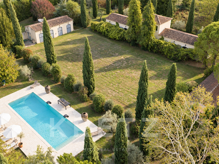 Maison Eygalières - 4 chambres - 328m²