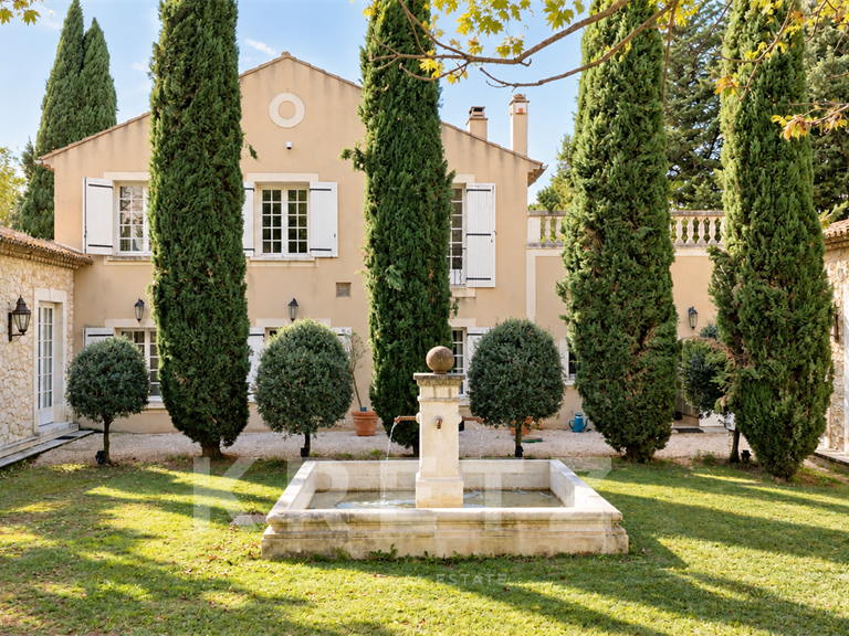 Maison Eygalières - 4 chambres - 328m²