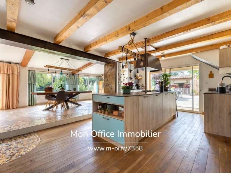 Maison Trets - 6 chambres - 288m²