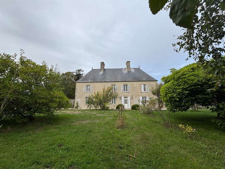 Maison Sainte-Marie-du-Mont - 5 chambres - 263m²