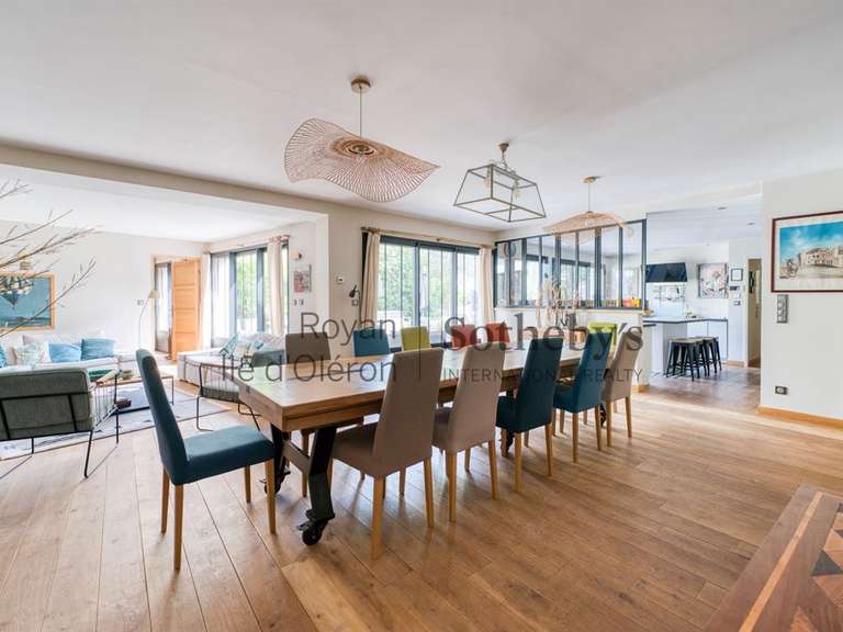 Maison Saint-Palais-sur-Mer - 6 chambres - 180m²