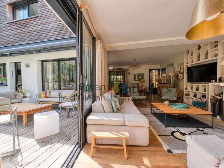 Maison Saint-Palais-sur-Mer - 6 chambres - 180m²