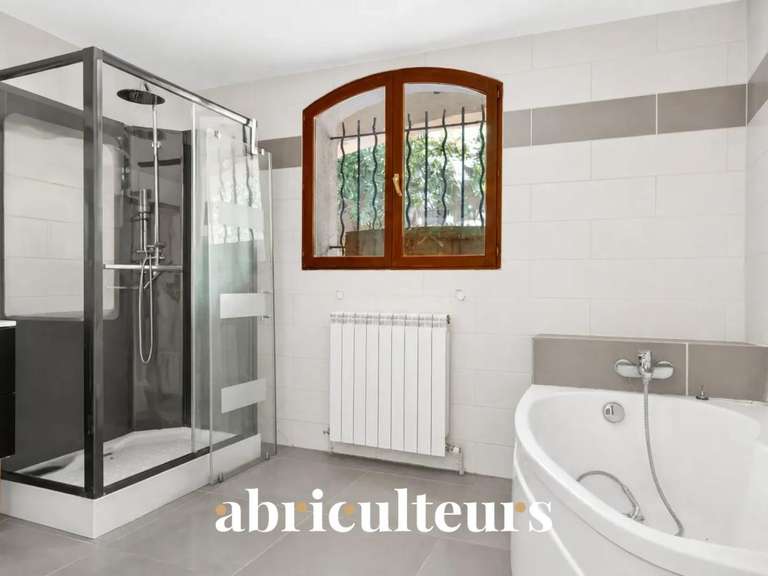 Maison Les Pennes-Mirabeau - 5 chambres - 230m²