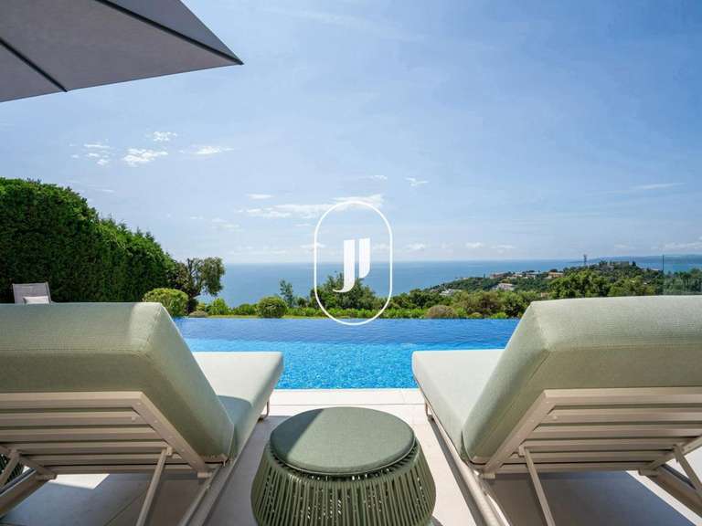 Maison Roquebrune-sur-Argens - 4 chambres - 173m²
