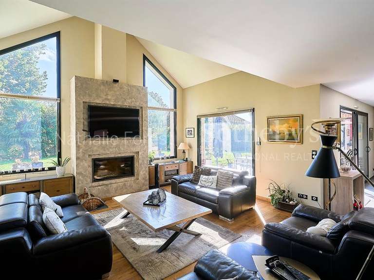 Maison Mérignies - 5 chambres - 220m²