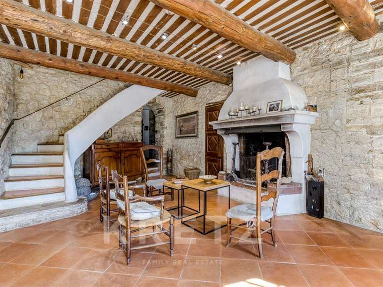 Maison Pierrevert - 5 chambres - 318m²
