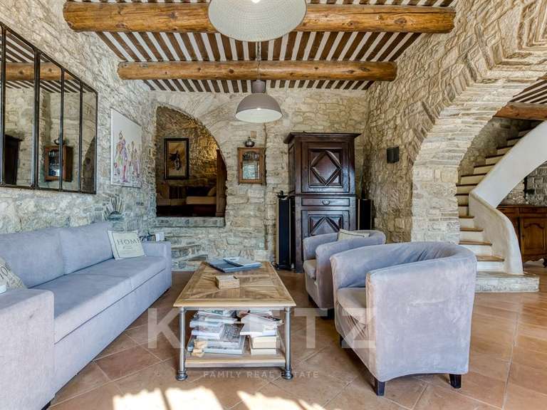 Maison Pierrevert - 5 chambres - 318m²