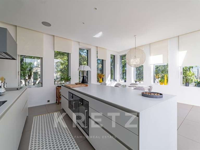 Maison Nîmes - 6 chambres - 330m²