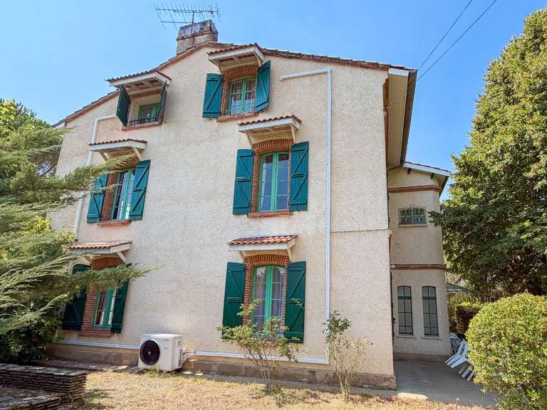 House Corbarieu - 12 bedrooms - 413m²