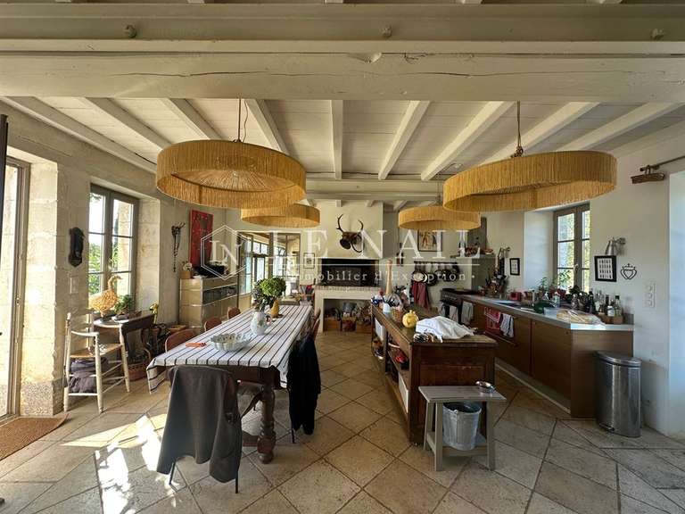 Propriété Moutiers-les-Mauxfaits - 7 chambres - 282m²