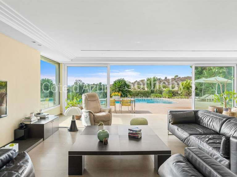 Maison Villeneuve-Loubet - 4 chambres - 205m²