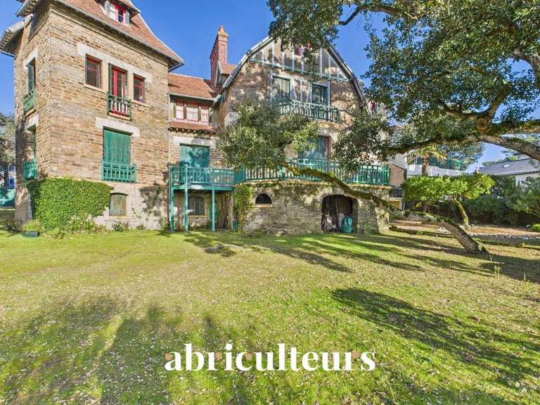 Maison Pornic - 18 chambres - 777m²