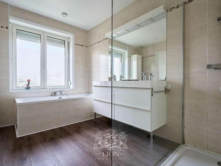 Maison Tourcoing - 4 chambres - 151m²