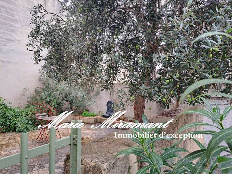 House Villeneuve-lès-Avignon - 4 bedrooms - 330m²