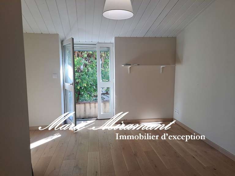 House Villeneuve-lès-Avignon - 4 bedrooms - 330m²
