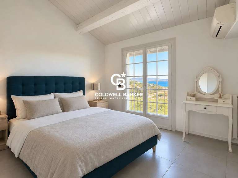 House Cavalaire-sur-Mer - 4 bedrooms - 160m²