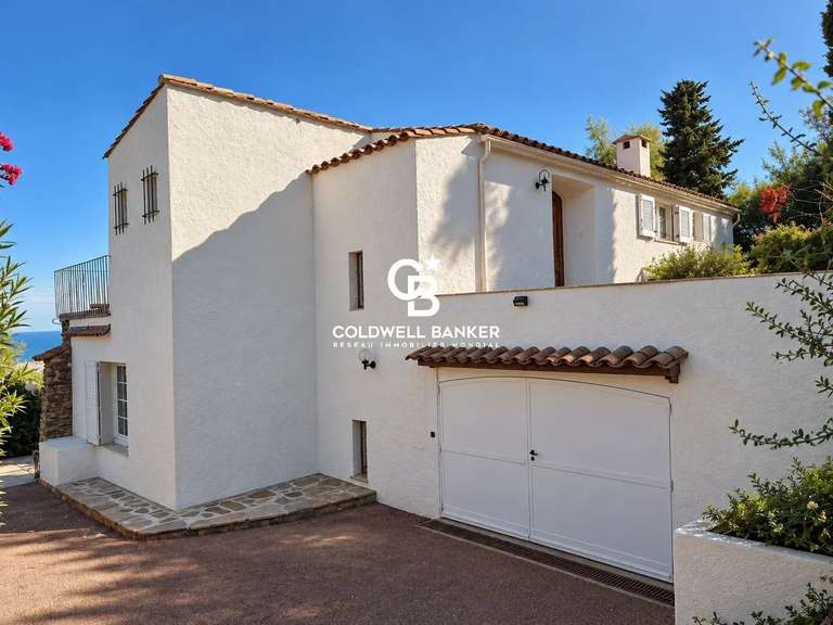 House Cavalaire-sur-Mer - 4 bedrooms - 160m²