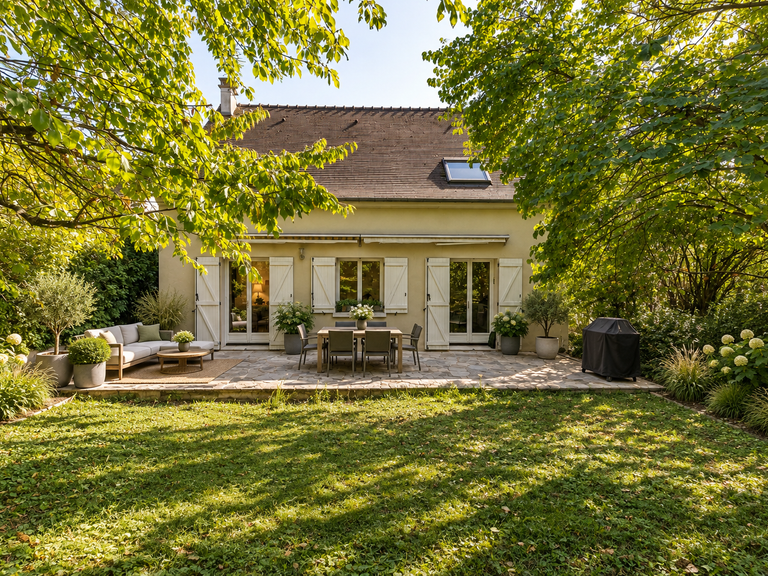House Saint-Germain-en-Laye - 5 bedrooms - 122m²