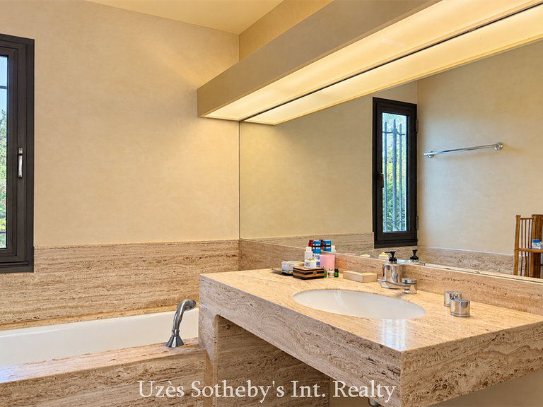 Maison Nîmes - 4 chambres - 250m²