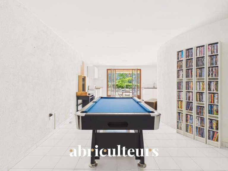 Maison Lambesc - 5 chambres - 308m²