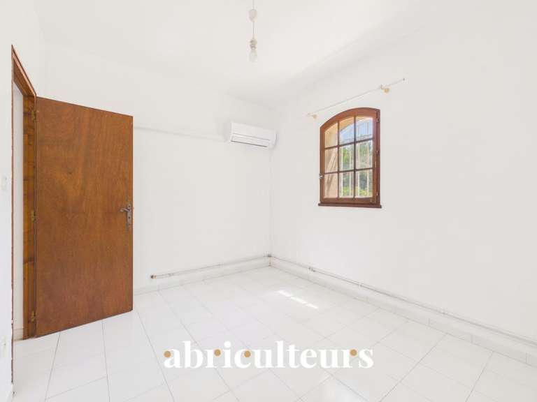 Maison Lambesc - 5 chambres - 308m²