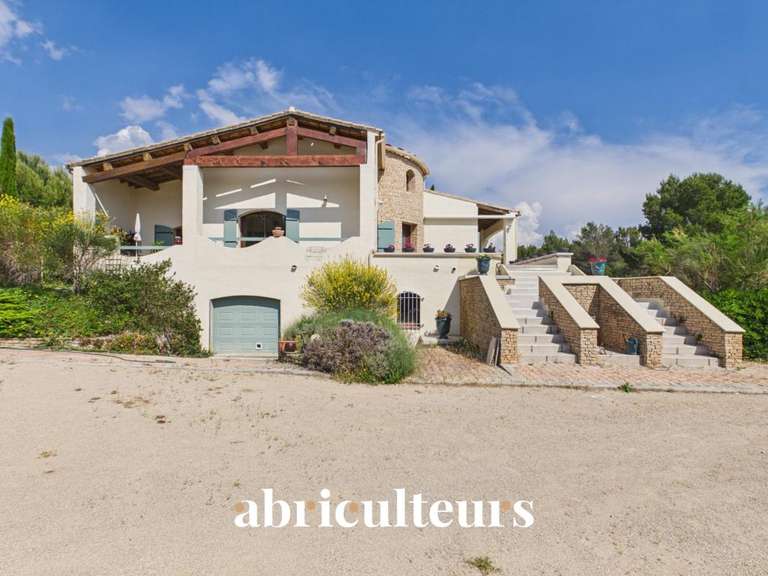Maison Lambesc - 5 chambres - 308m²