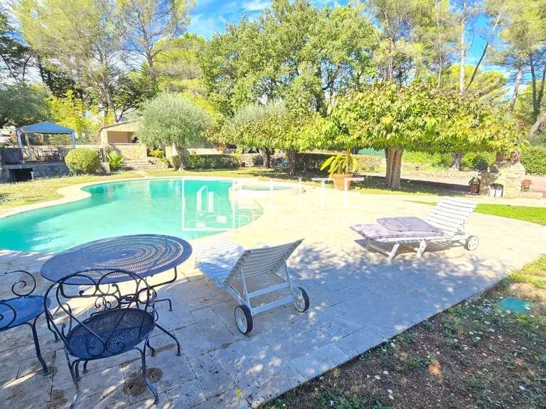 Maison Mouans-Sartoux - 4 chambres - 135m²