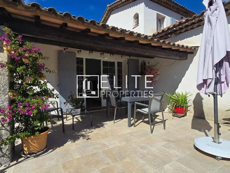 Maison Mouans-Sartoux - 4 chambres - 135m²