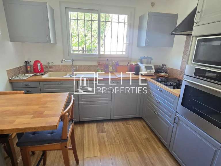 Maison Mouans-Sartoux - 4 chambres - 135m²