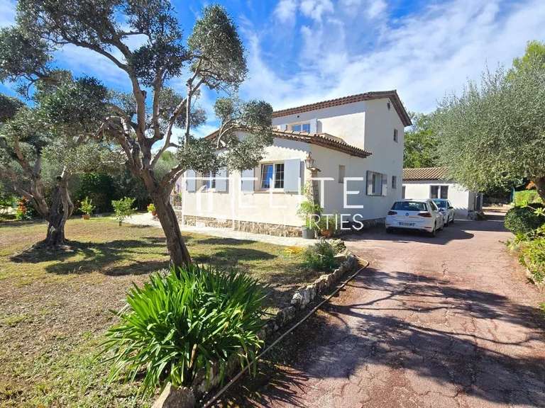 Maison Mouans-Sartoux - 4 chambres - 135m²