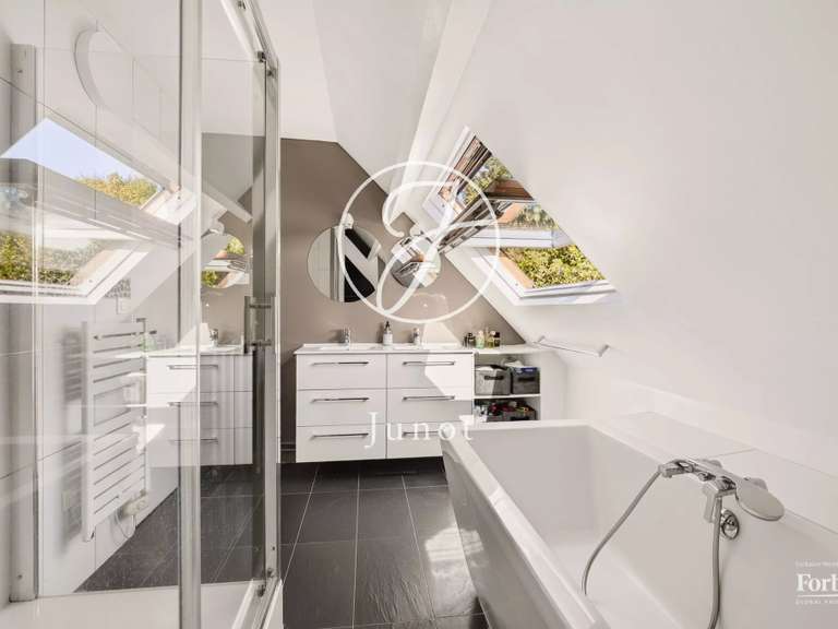 Maison La Celle-Saint-Cloud - 5 chambres - 215m²