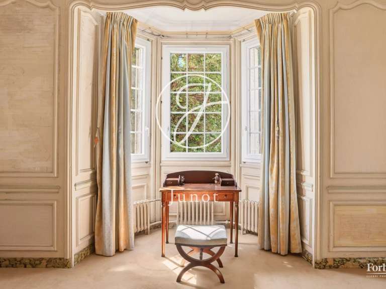Maison Suresnes - 5 chambres - 402m²