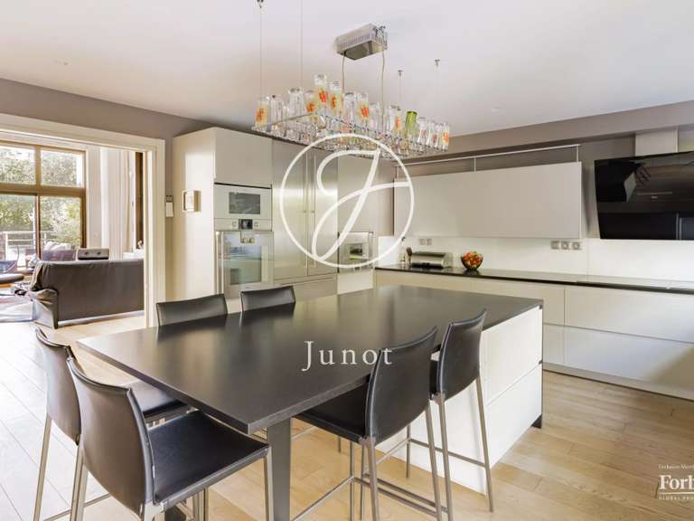 Maison Levallois-Perret - 3 chambres - 398m²