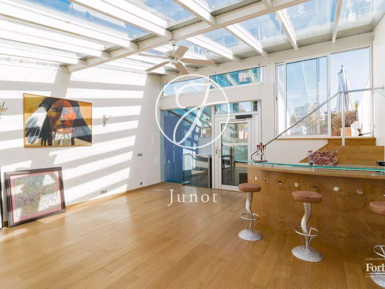 Maison Levallois-Perret - 3 chambres - 398m²