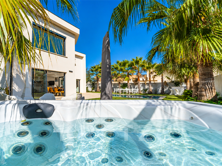 Maison Le cap-d-agde - 4 chambres - 182m²