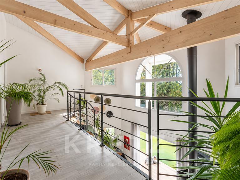Maison Saint-Médard-en-Jalles - 5 chambres - 203m²