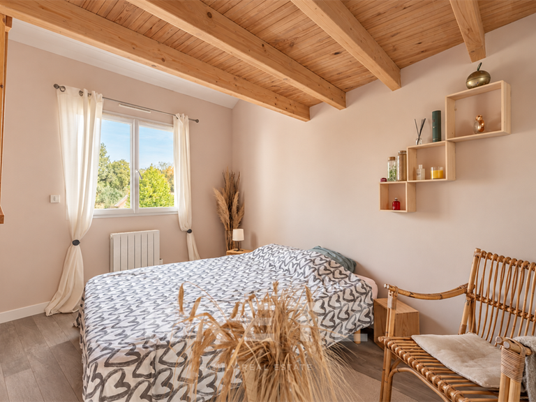 Maison Saint-Médard-en-Jalles - 5 chambres - 203m²
