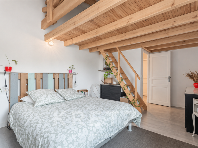 Maison Saint-Médard-en-Jalles - 5 chambres - 203m²