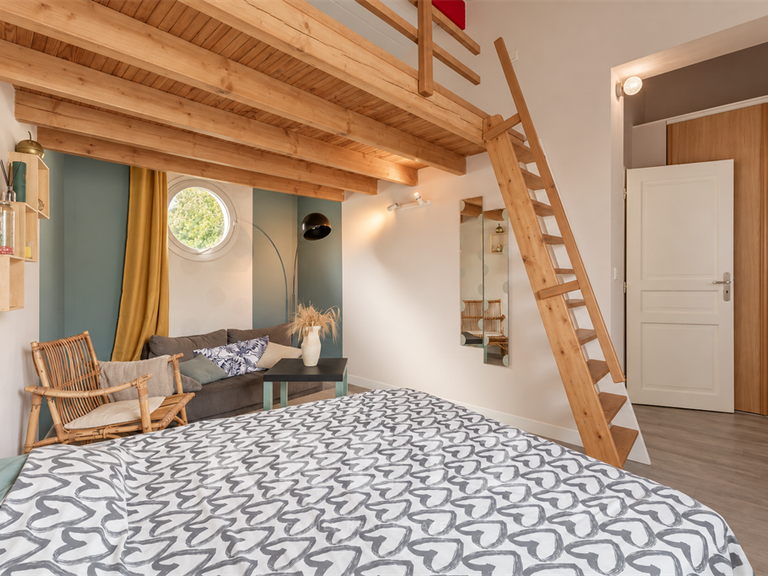Maison Saint-Médard-en-Jalles - 5 chambres - 203m²