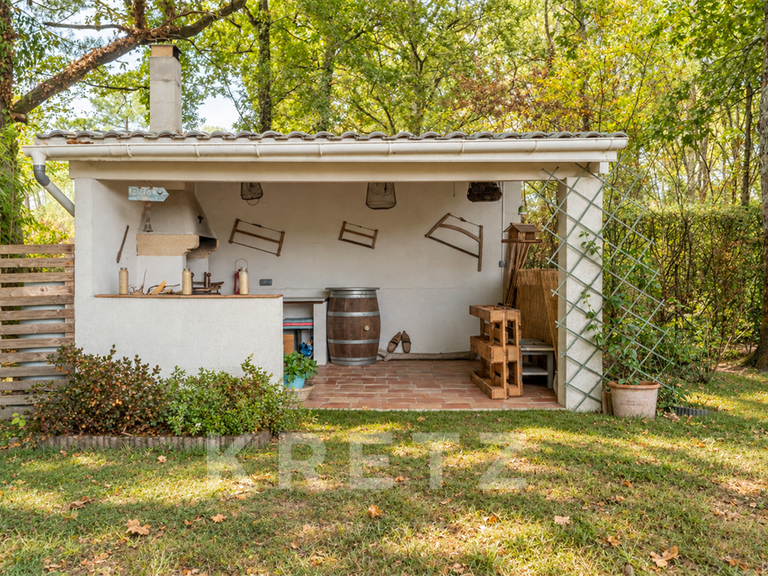 Maison Saint-Médard-en-Jalles - 5 chambres - 203m²