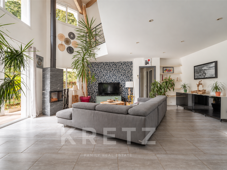 Maison Saint-Médard-en-Jalles - 5 chambres - 203m²
