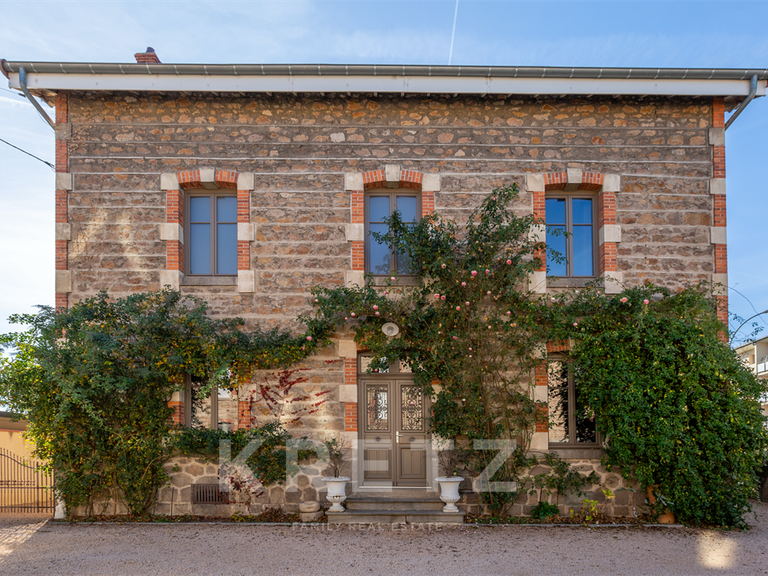 Maison Saint-Just-Saint-Rambert - 3 chambres - 201m²