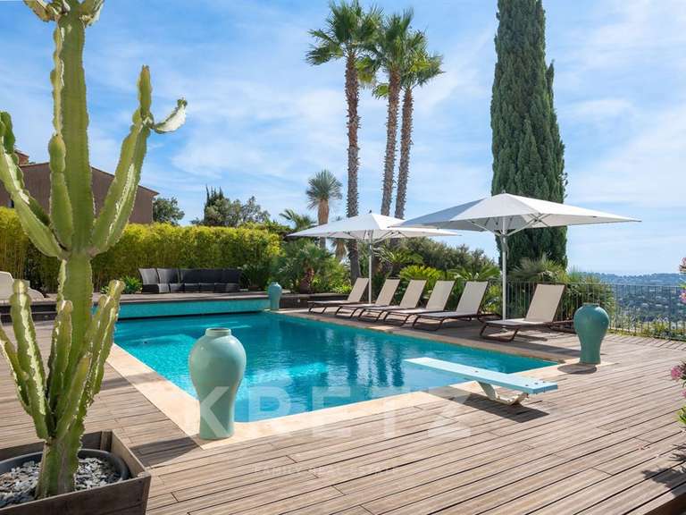 Maison Cavalaire-sur-Mer - 5 chambres - 258m²