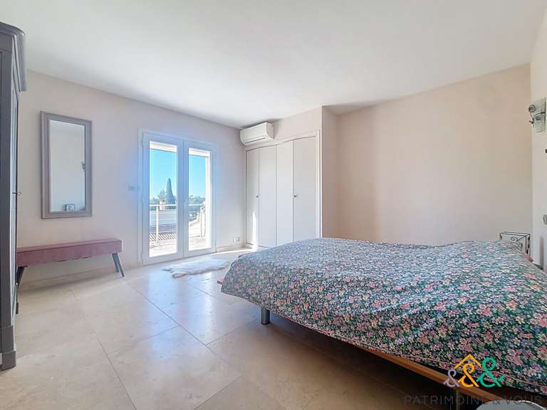 Maison Beaucaire - 4 chambres - 187m²