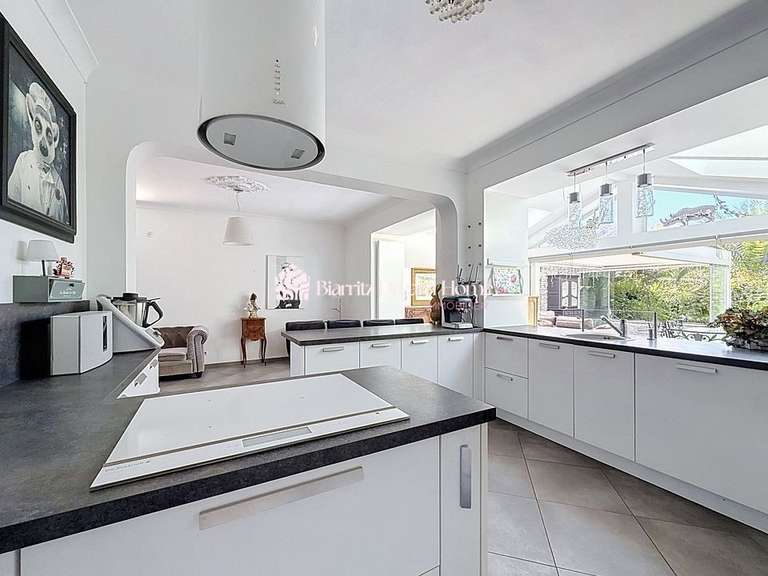 Maison Biarritz - 6 chambres - 196m²