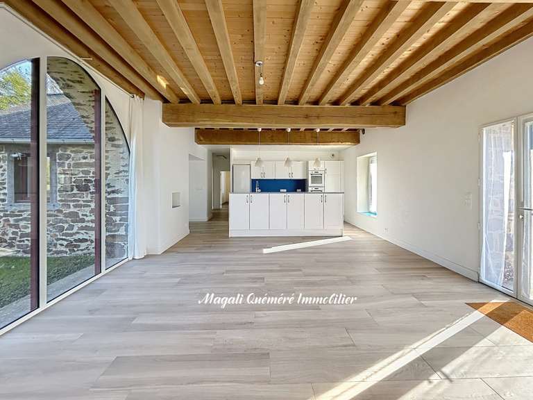 Maison Montfort-sur-Meu - 6 chambres - 350m²